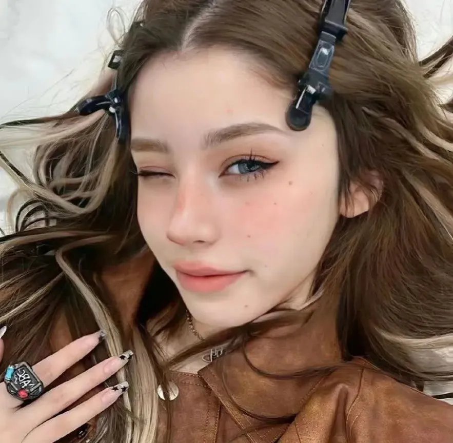 采蘑菇的夫妻
